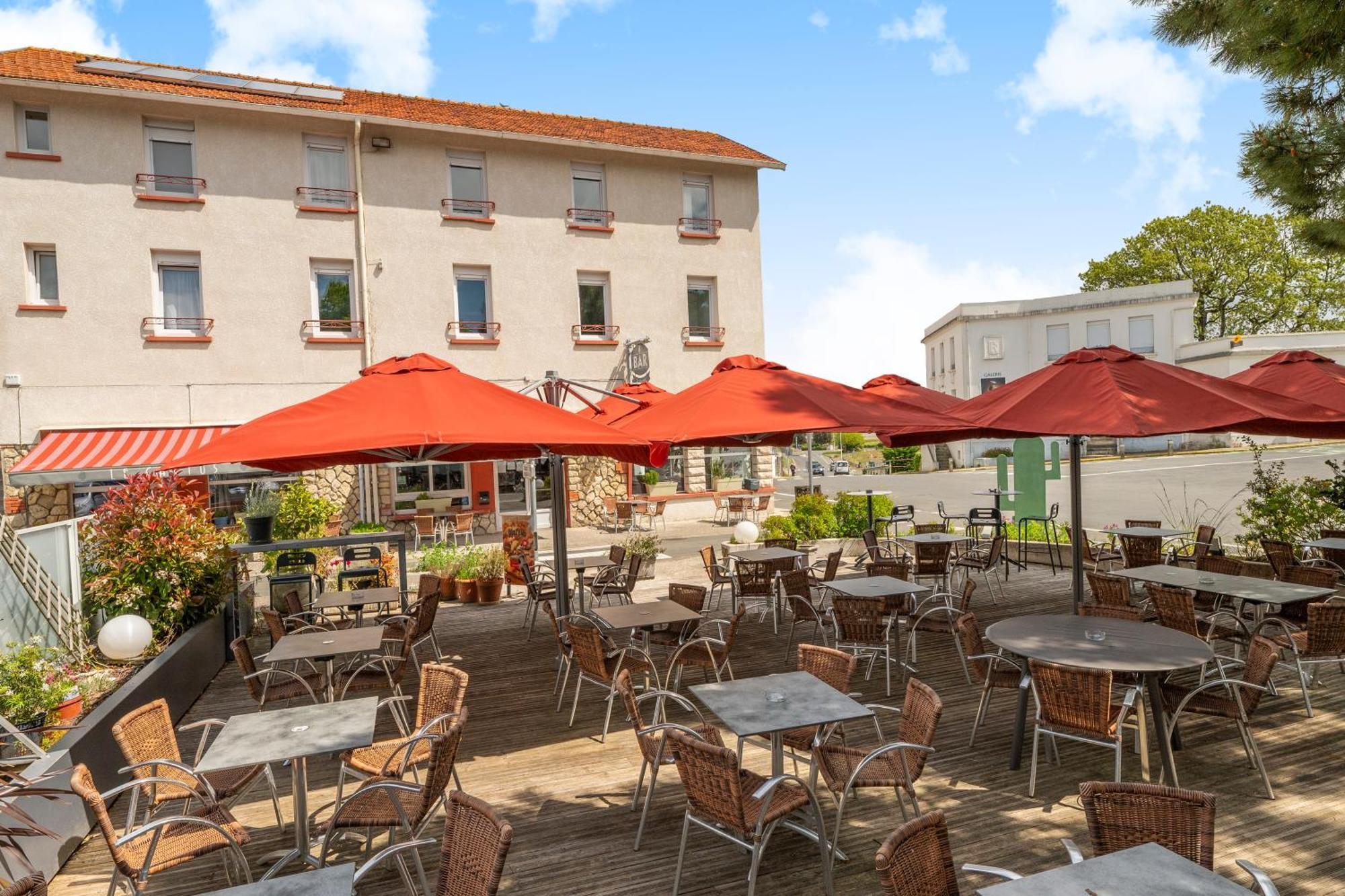 Hotel Les Pins Saint-Trojan-les-Bains Exterior photo